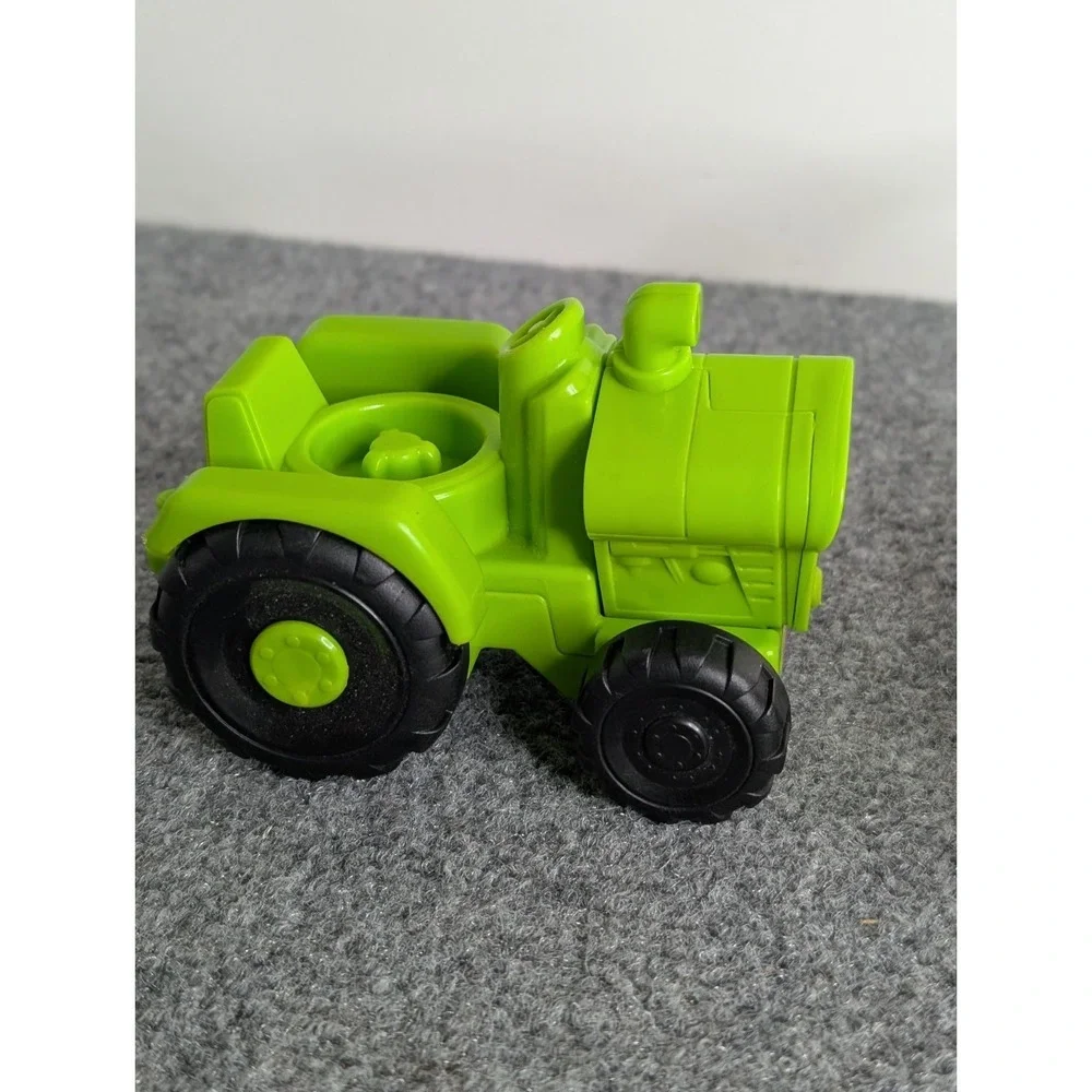 Fisher Price Little People 2023 Tow Truck With Driver And Extra Wobble Tractor‎